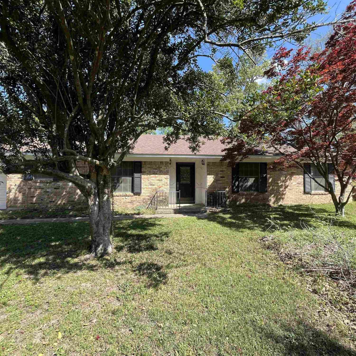 Homes For Sale - 2608 Shenandoah Dr<br/> Tyler, TX 75701