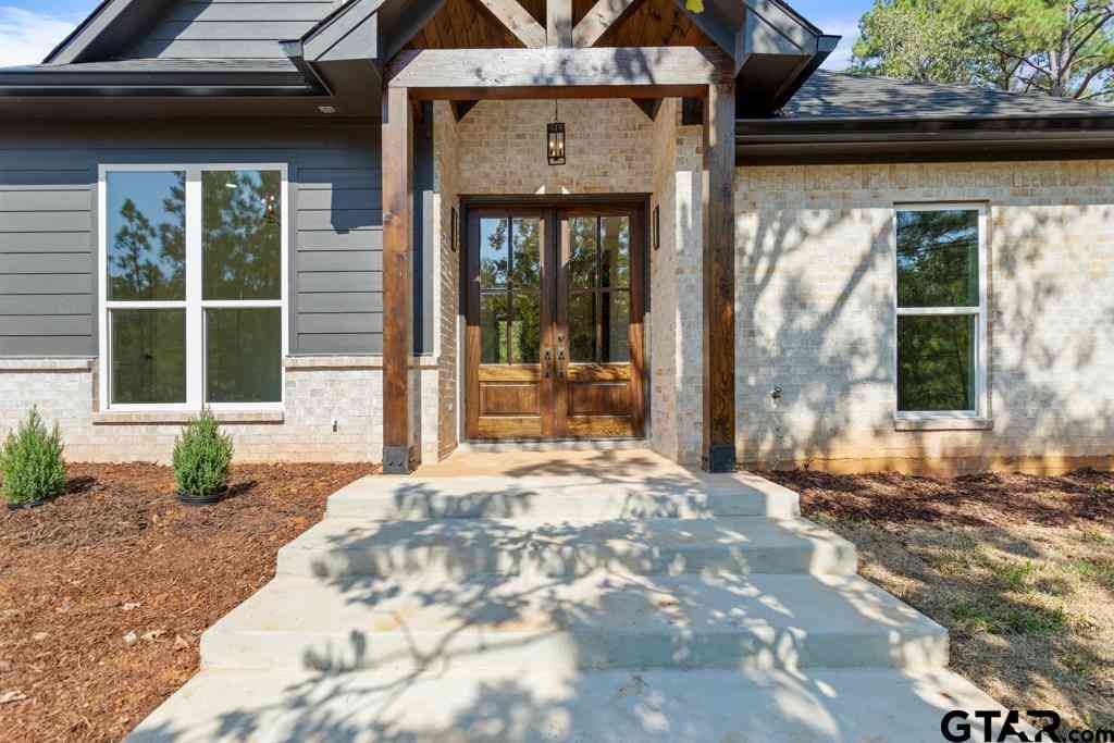 Homes For Sale - 15837 Stillwaters<br/> Lindale, TX 75771