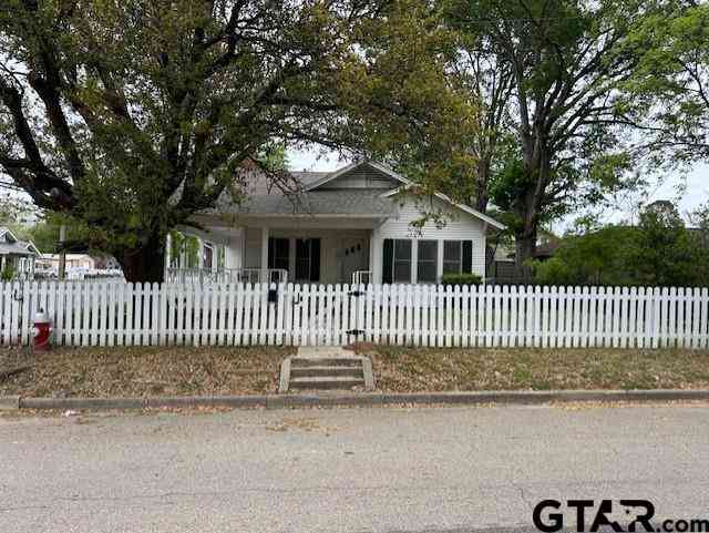 Homes For Sale - 330 W Kilpatrick<br/> Mineola, TX 75773