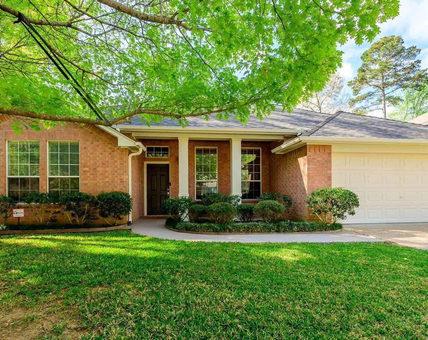 Homes For Sale - 9101 Teal Flight Way<br/> Tyler, TX 75703
