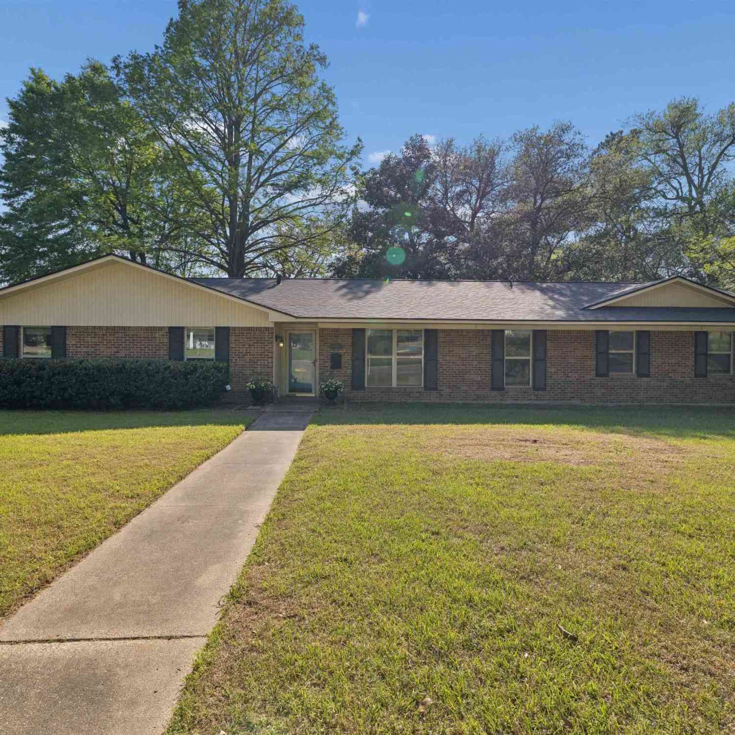 Homes For Sale - 1609 Montrose<br/> Tyler, TX 75701