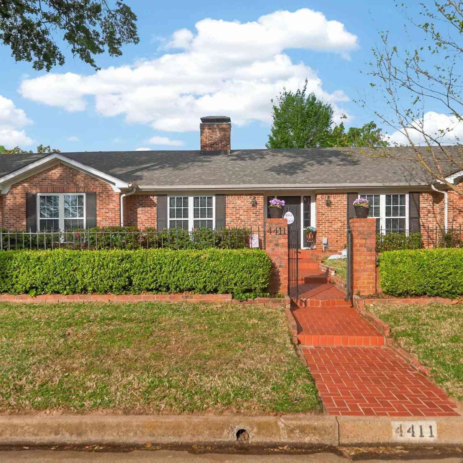 Homes For Sale - 4411 Richmond Rd<br/> Tyler, TX 75703