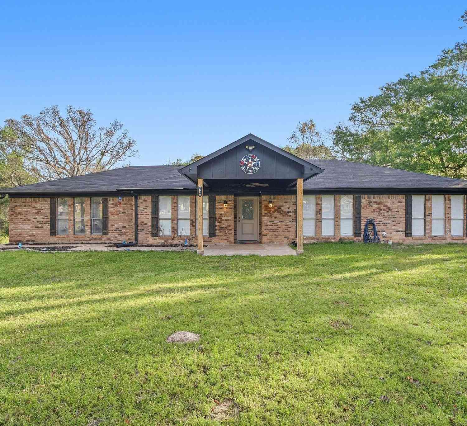 Homes For Sale - 7649 Timber Cir<br/> Tyler, TX 75708