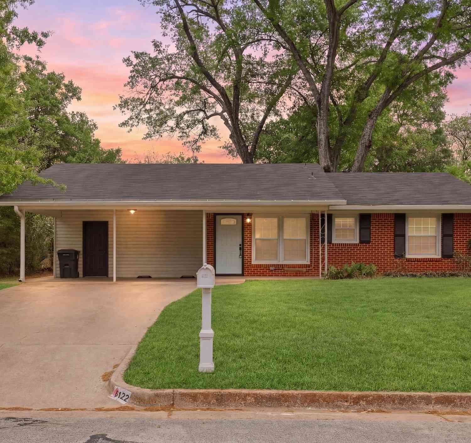 Homes For Sale - 3122 Faith Ln<br/> Tyler, TX 75701