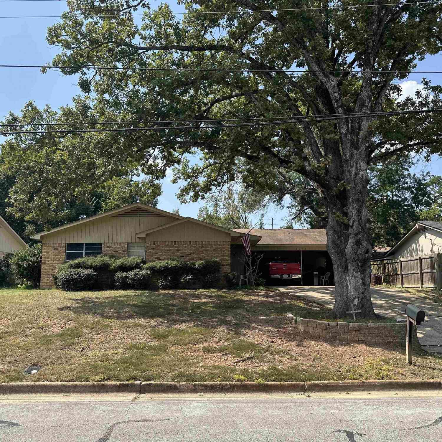 Homes For Sale - 2613 Chelsea Dr<br/> Tyler, TX 75701