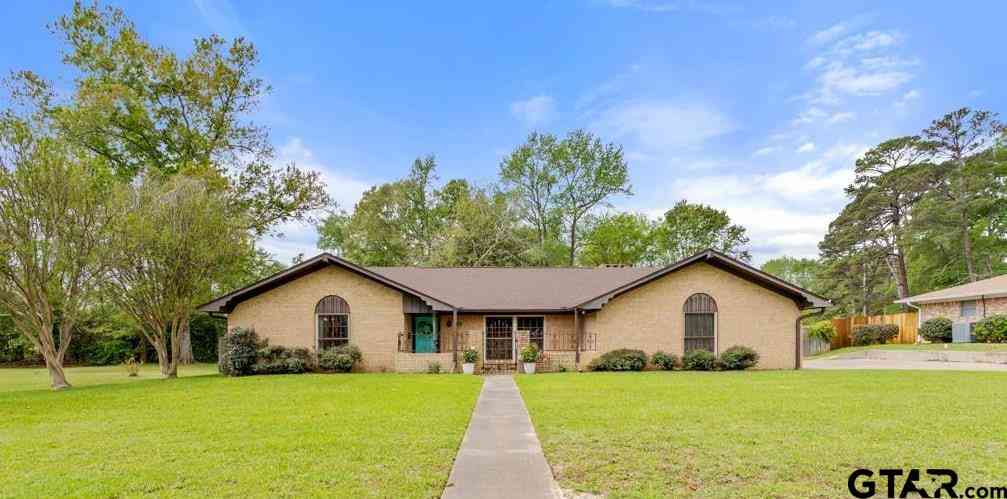 Homes For Sale - 105 N Pope St.<br/> Overton, TX 75684