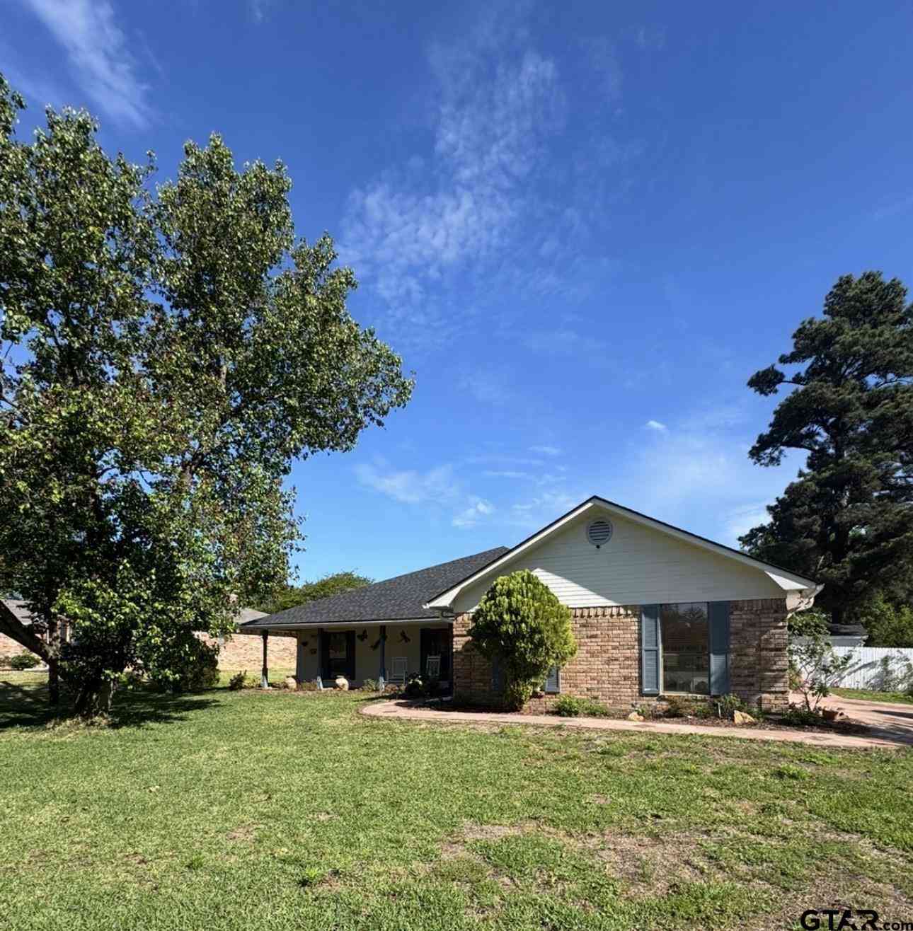 Homes For Sale - 303 Linda Ln<br/> Lindale, TX 75771
