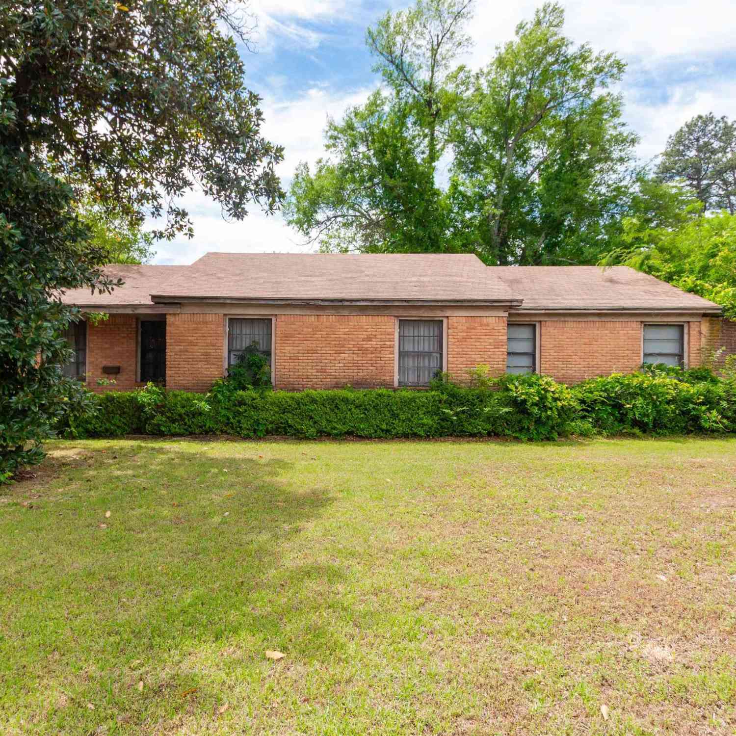 Homes For Sale - 2435 Rodge Dr<br/> Tyler, TX 75701
