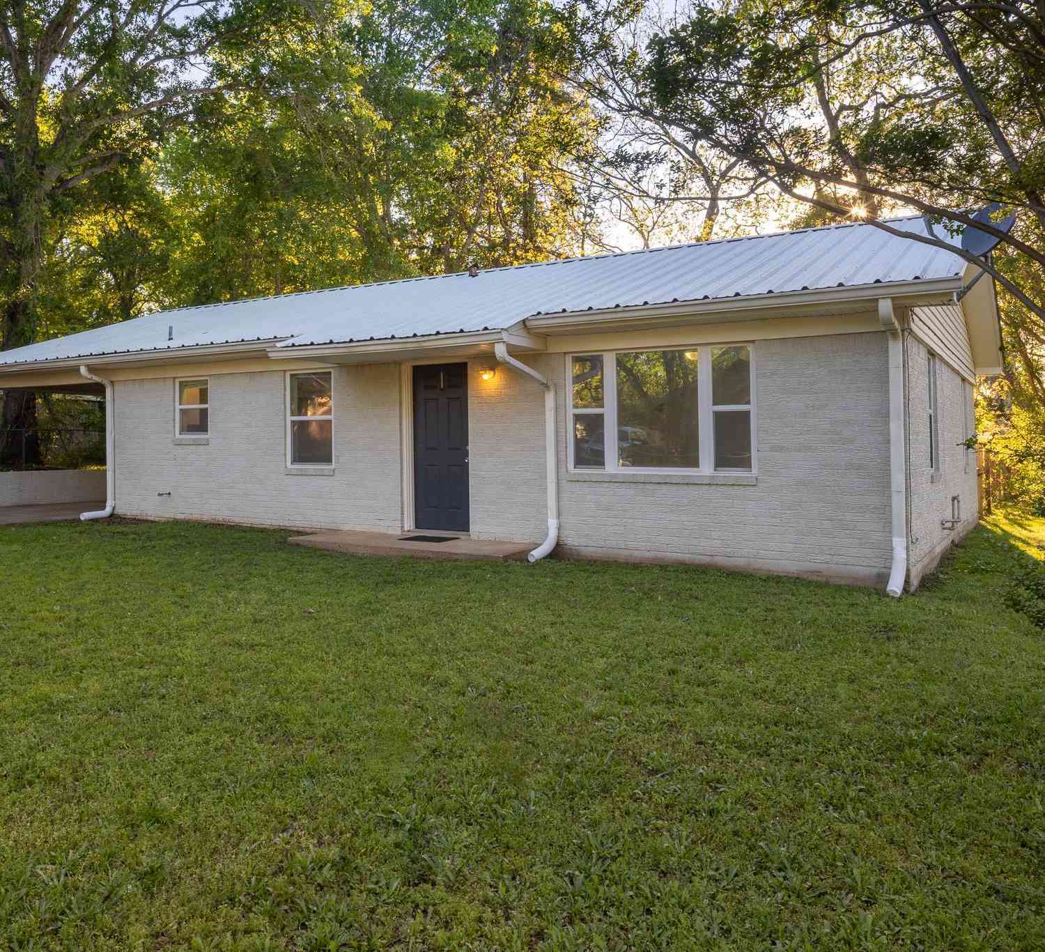 Homes For Sale - 202 Hollywood St<br/> Arp, TX 75750