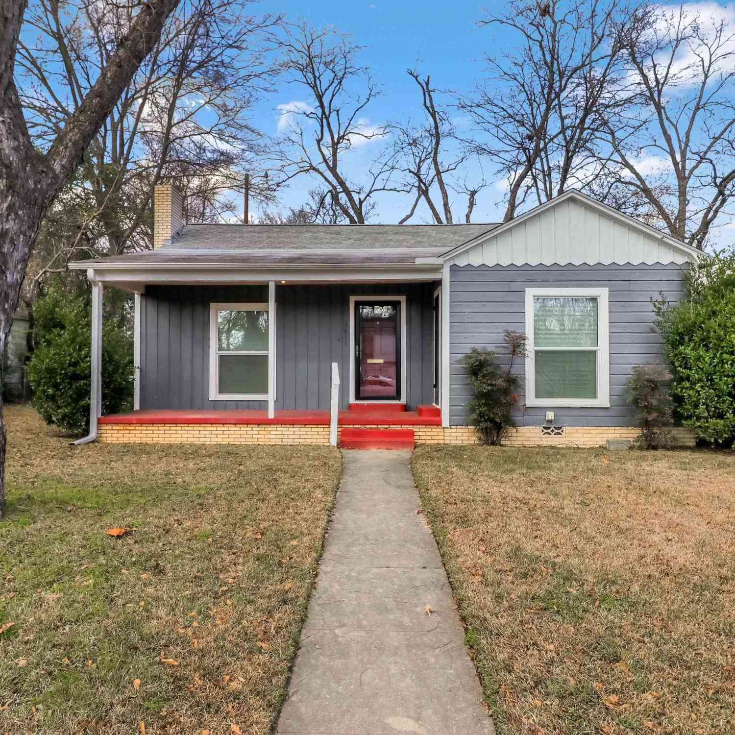 Homes For Sale - 1211 W Cochran<br/> Tyler, TX 75702
