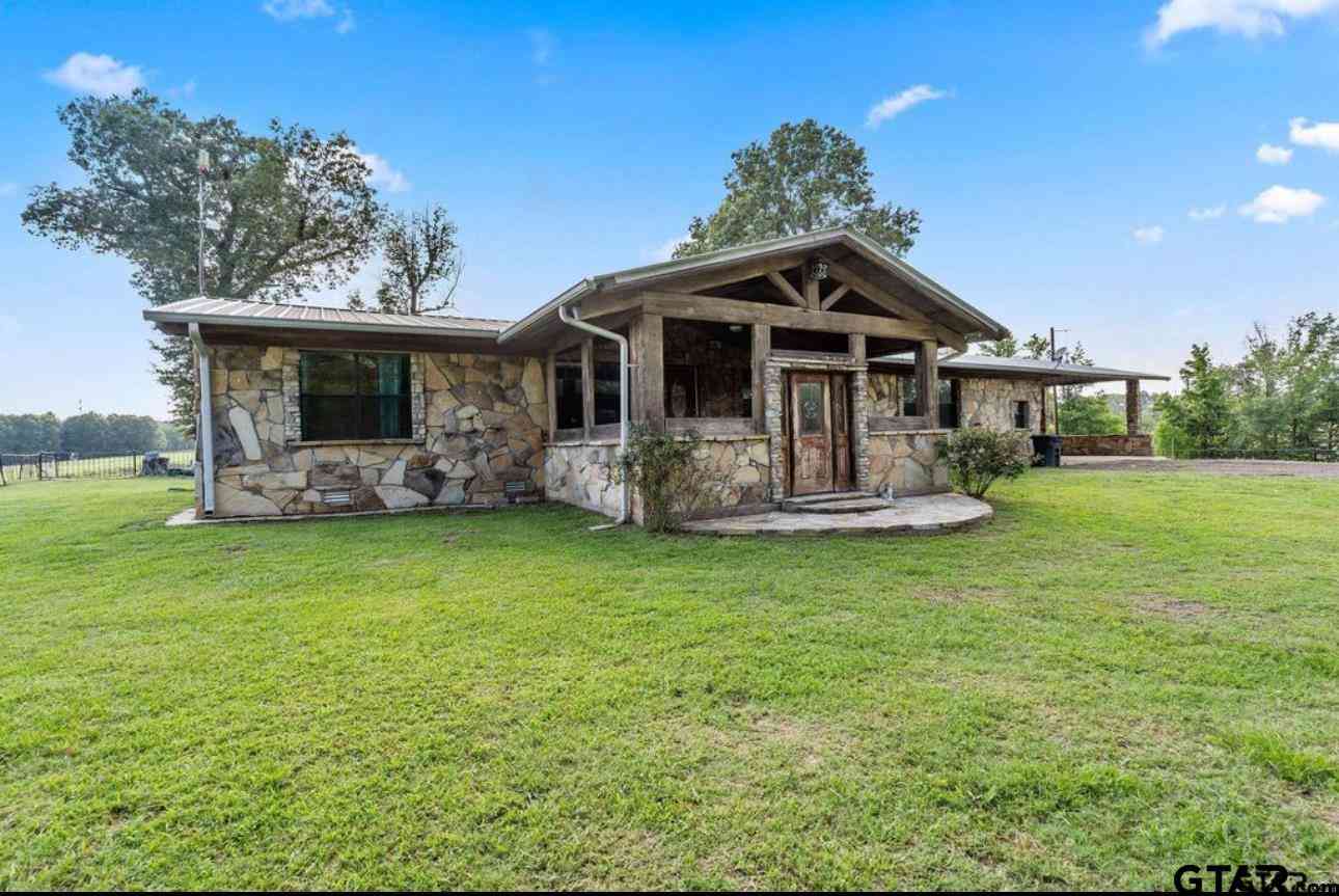 Homes For Sale - 2711 N Fm 250<br/> Hughes Springs, TX 75656