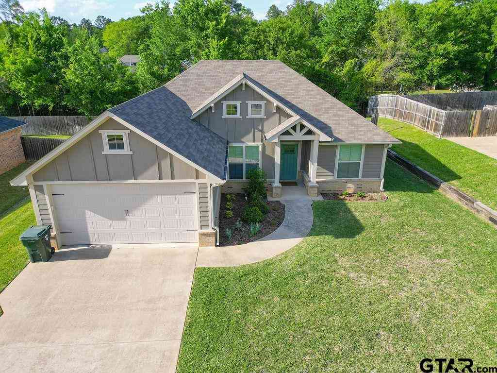 Homes For Sale - 1725 Austin Dr<br/> Tyler, TX 75701