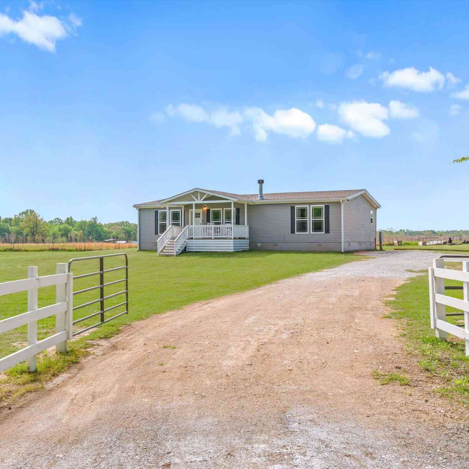 Homes For Sale - 850 Cr 4740<br/> Winnsboro, TX 75494