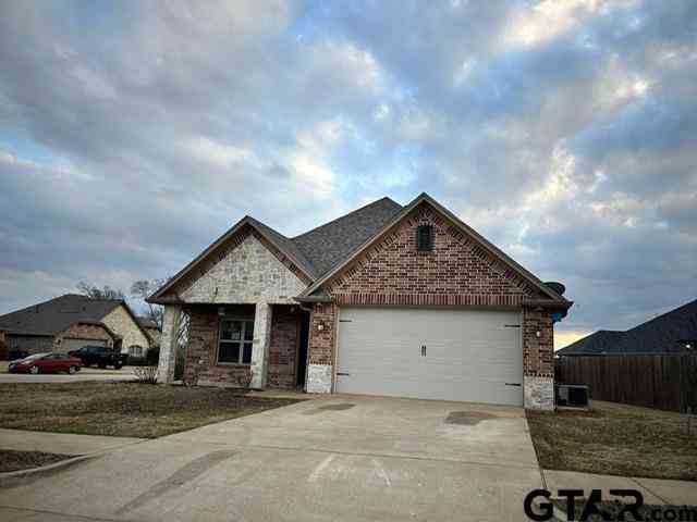 Homes For Sale - 344 Kingdom Blvd<br/> Lindale, TX 75771