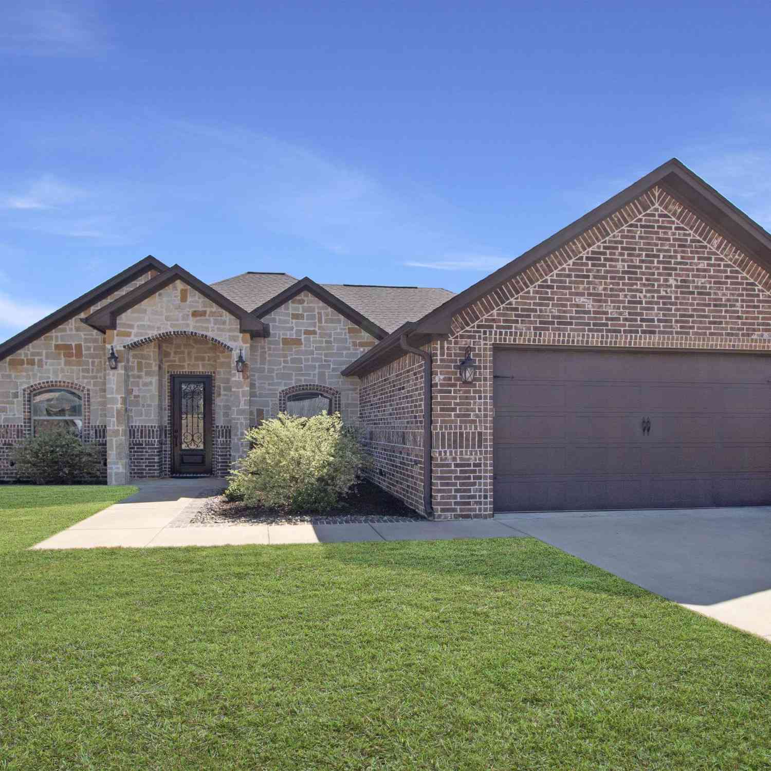 Homes For Sale - 344 Duke Pl<br/> Tyler, TX 75704