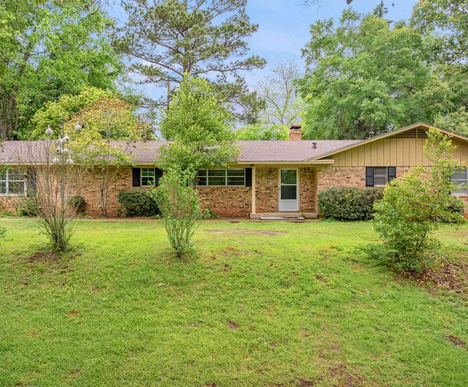 Homes For Sale - 201 Old Tyler Rd<br/> Whitehouse, TX 75791