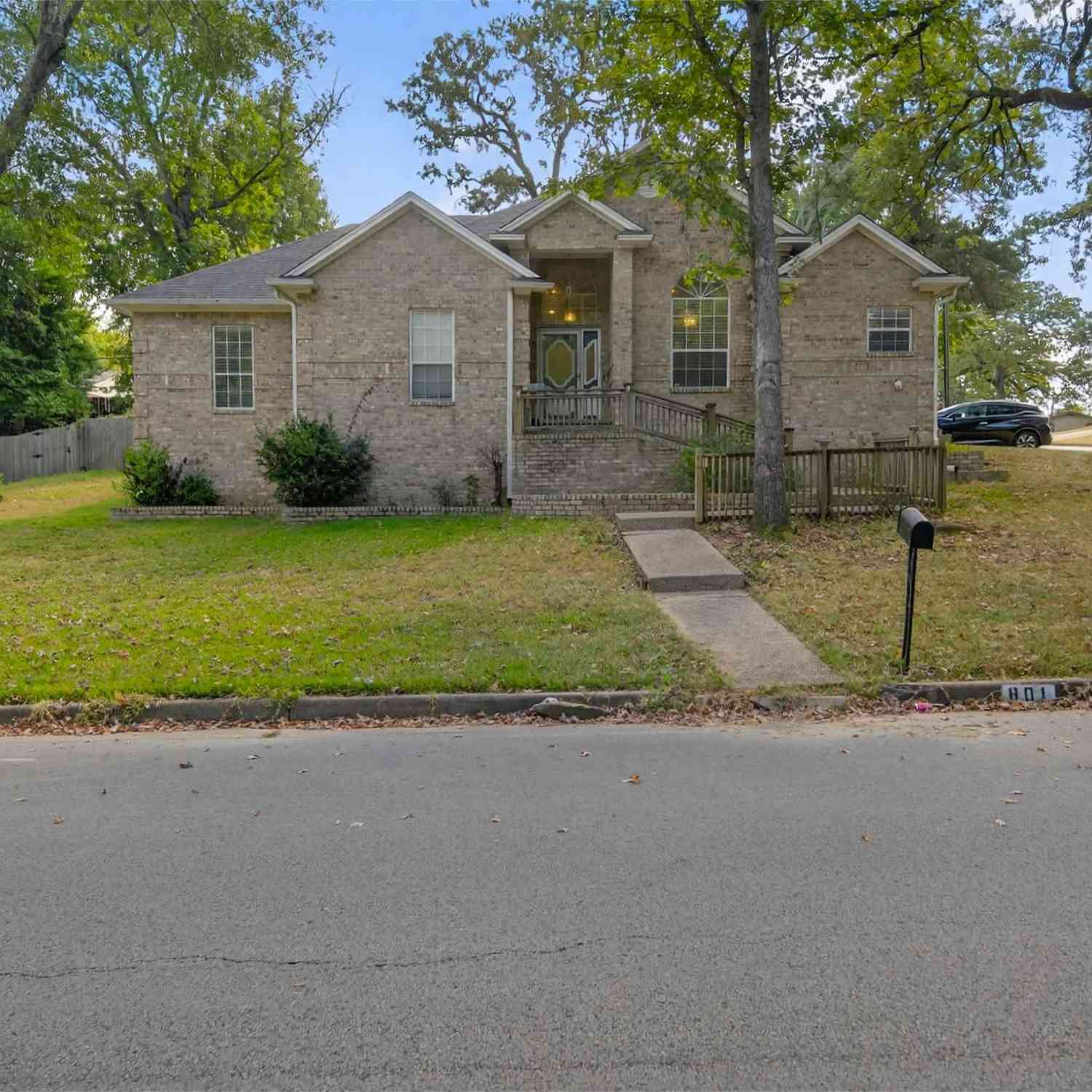 Homes For Sale - 801 Beth Dr<br/> Tyler, TX 75703