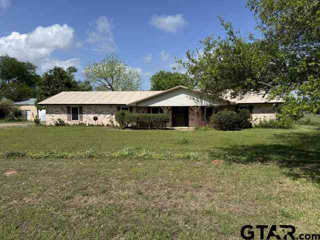 Homes For Sale - 300 Black Oak Road<br/> Como, TX 75431