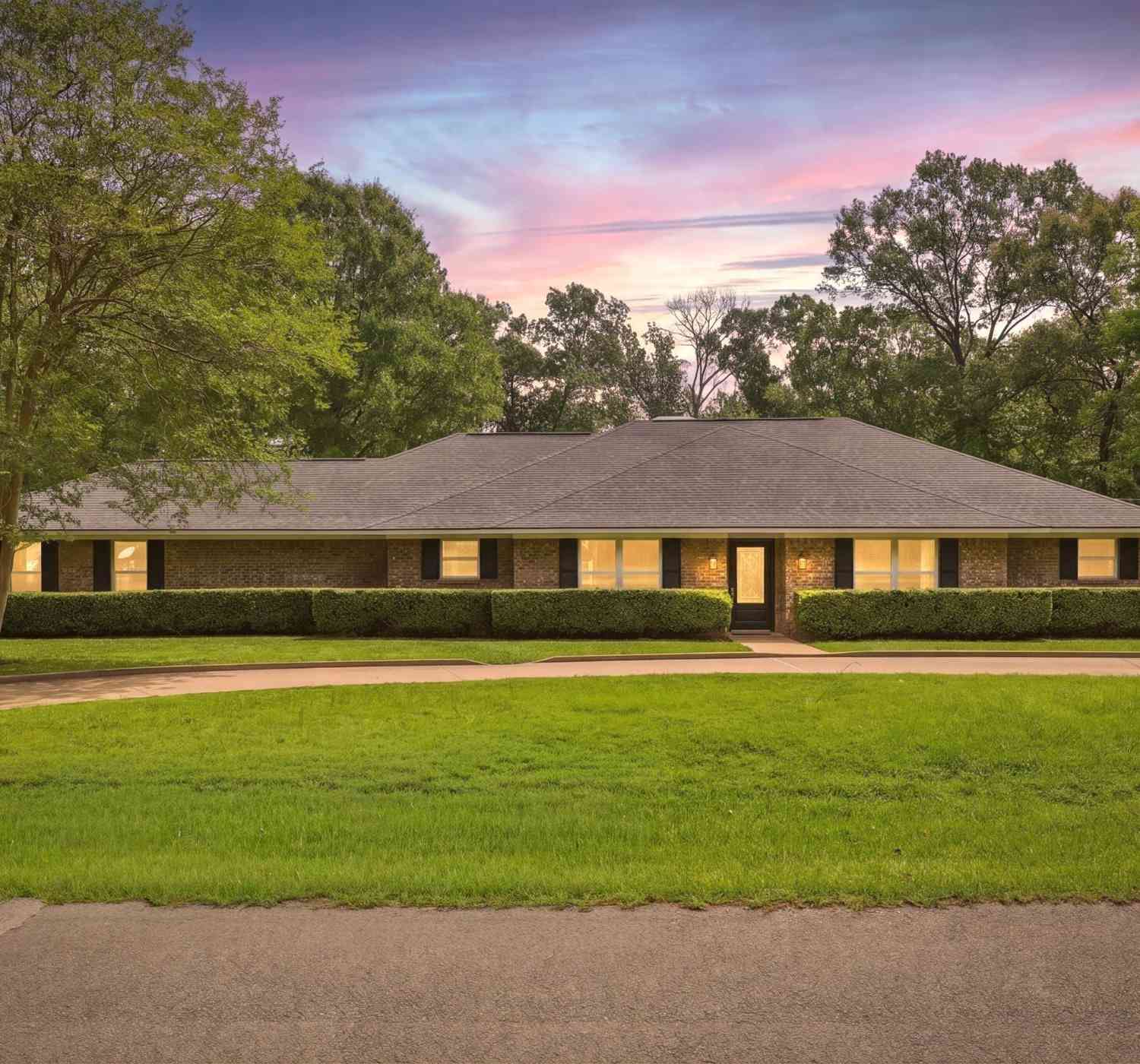 Homes For Sale - 9465 Peninsula Dr<br/> Tyler, TX 75707