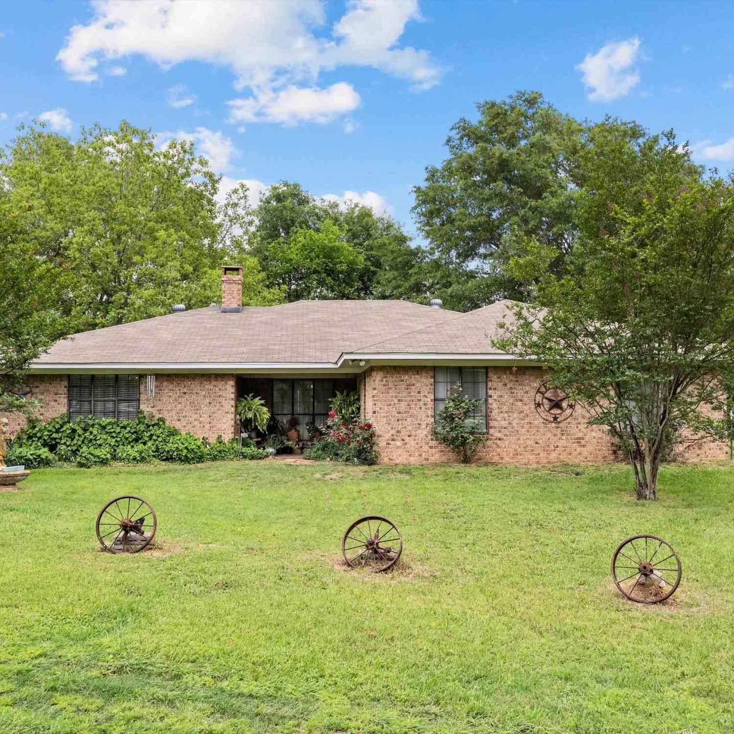 Homes For Sale - 2015 Cr 2120<br/> Crockett, TX 75835