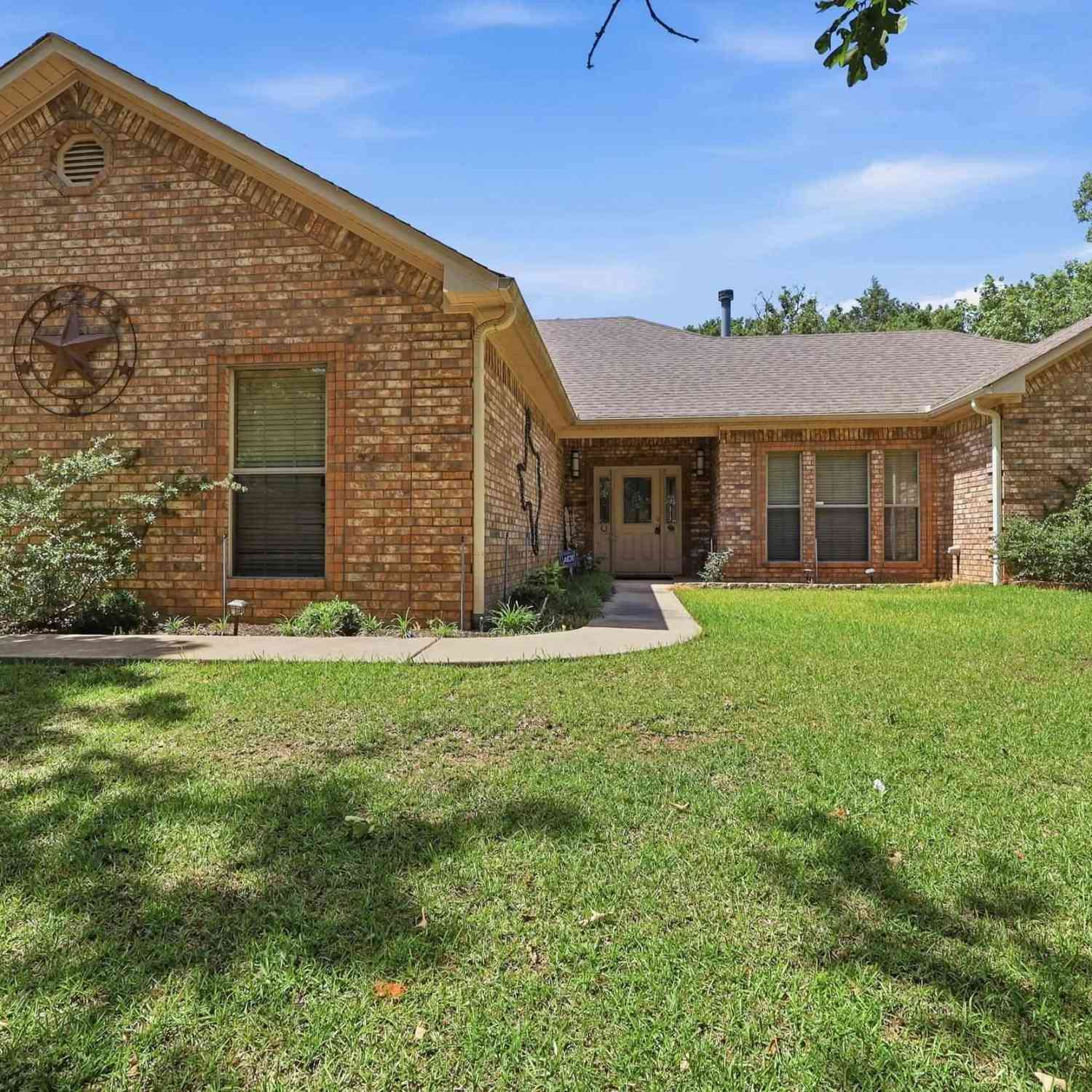Homes For Sale - 110 Cr 2258<br/> Mineola, TX 75773