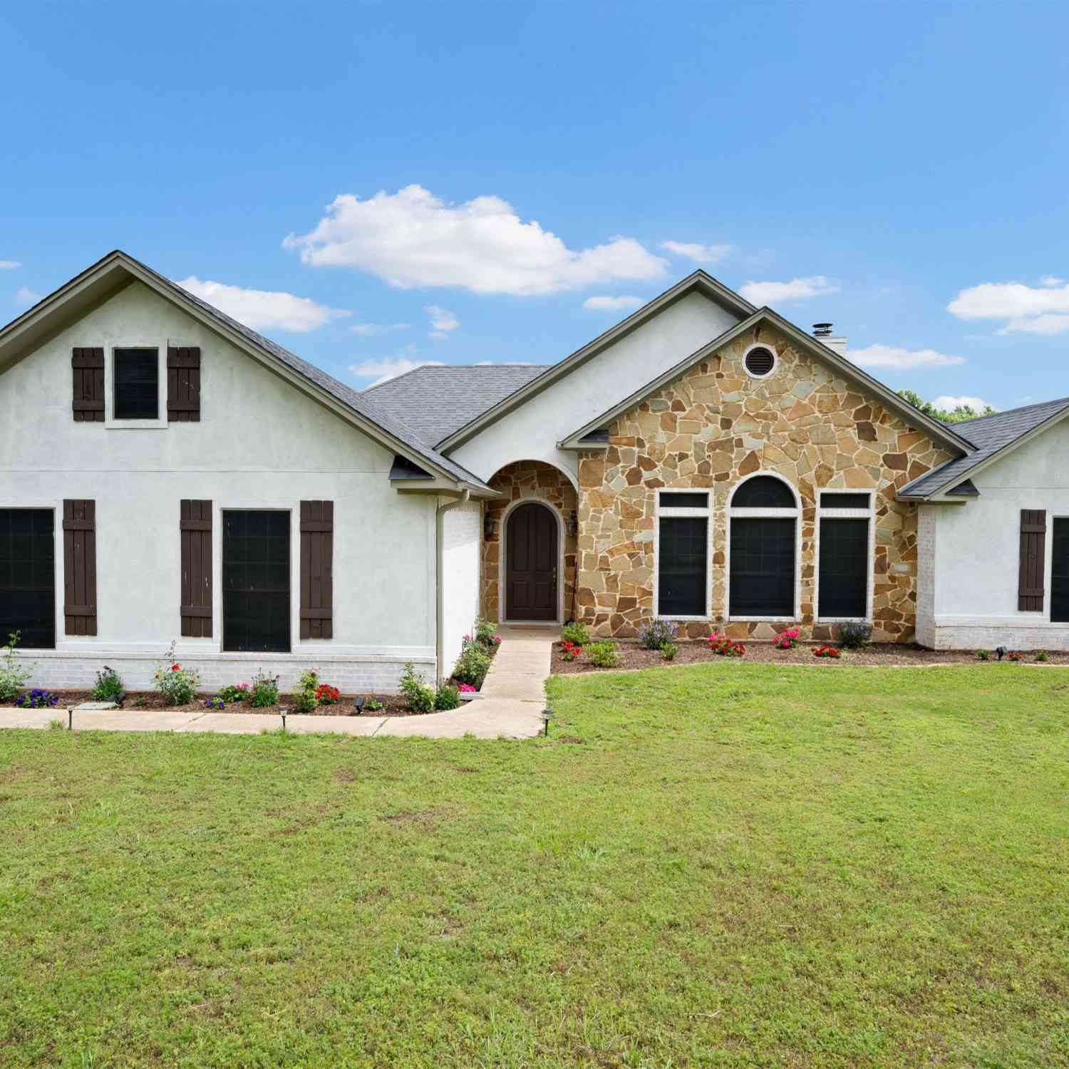 Homes For Sale - 808 N Jarvis<br/> Troup, TX 75789