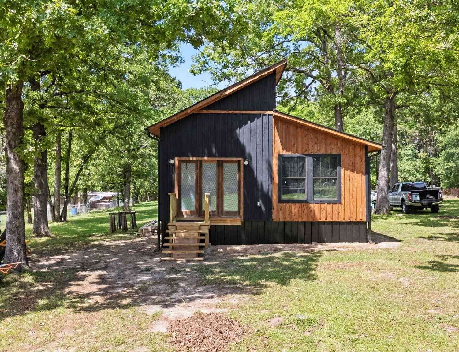 Homes For Sale - 15490 Big Oak Bay Road<br/> Tyler, TX 75707