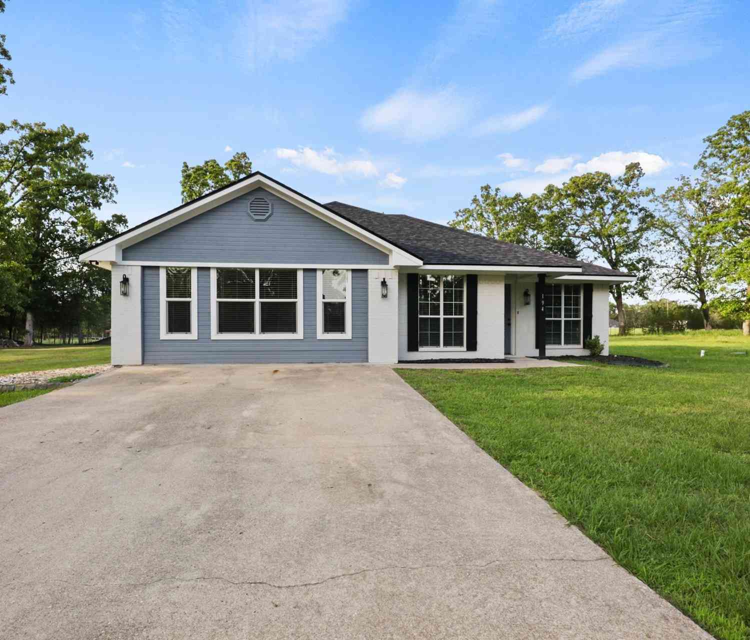 Homes For Sale - 194 County Road 1720<br/> Mount Pleasant, TX 75455