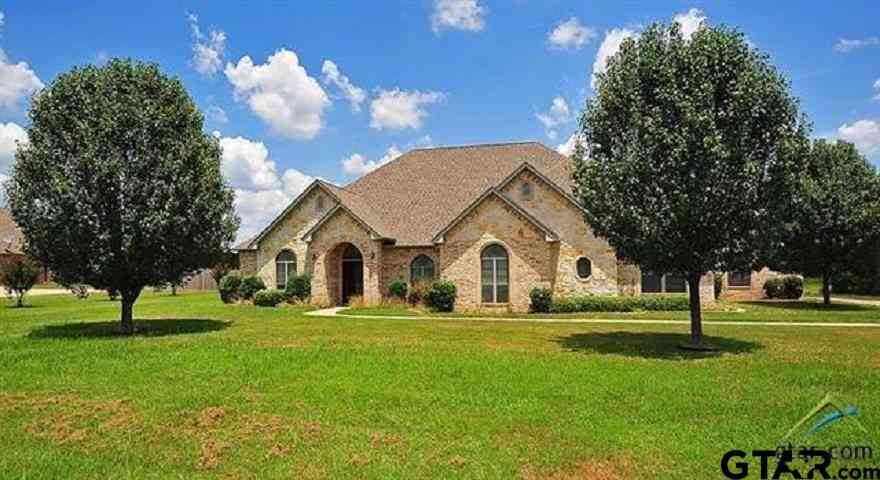 Homes For Sale - 15233 Wagon Wheel Circle<br/> Chandler, TX 75758