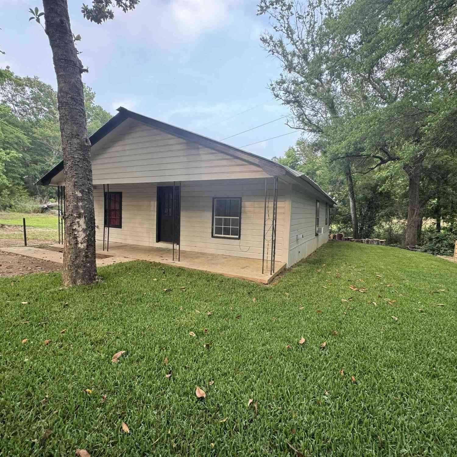Homes For Sale - 8124 County Road 381<br/> Tyler, TX 75708
