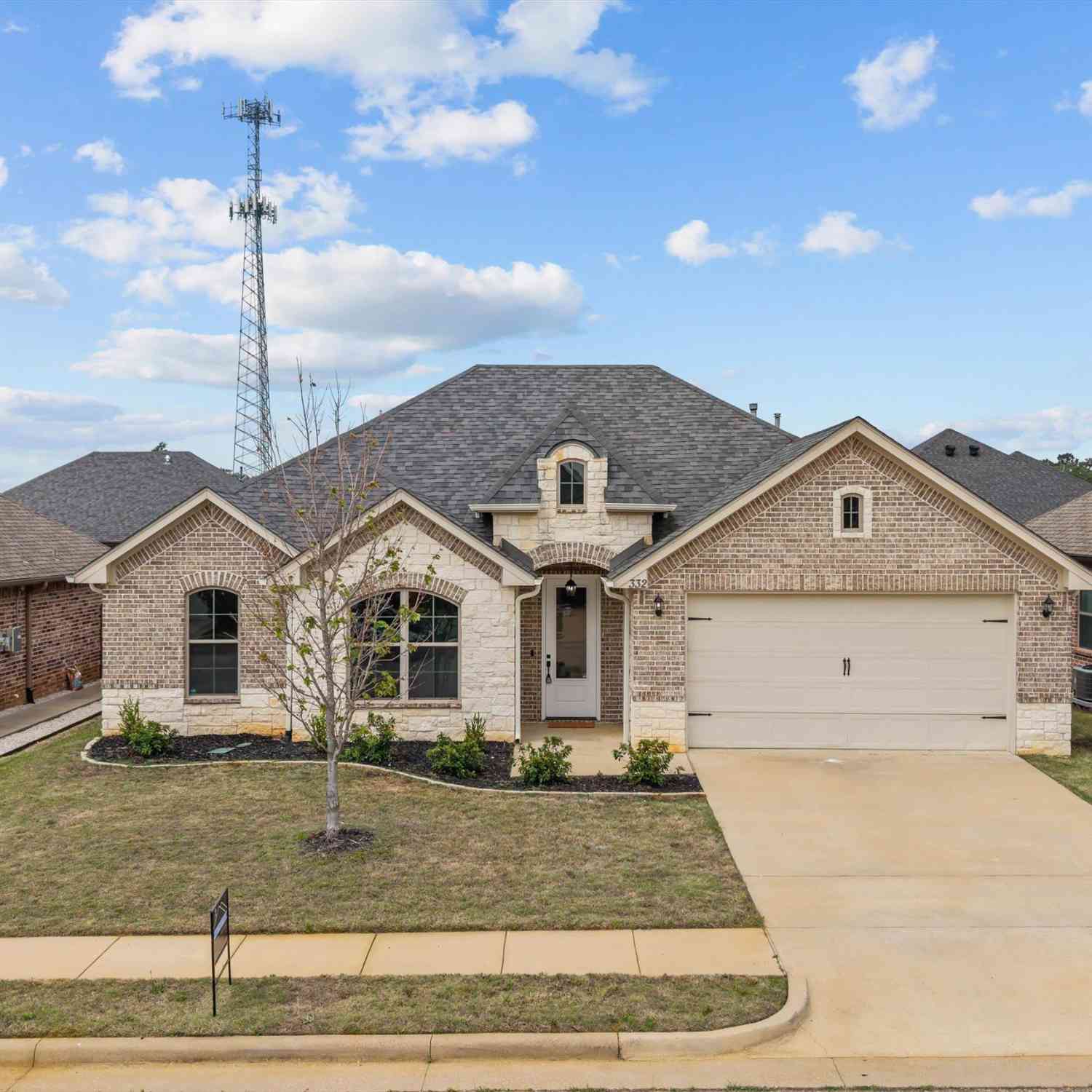 Homes For Sale - 332 Kingdom Blvd<br/> Lindale, TX 75771