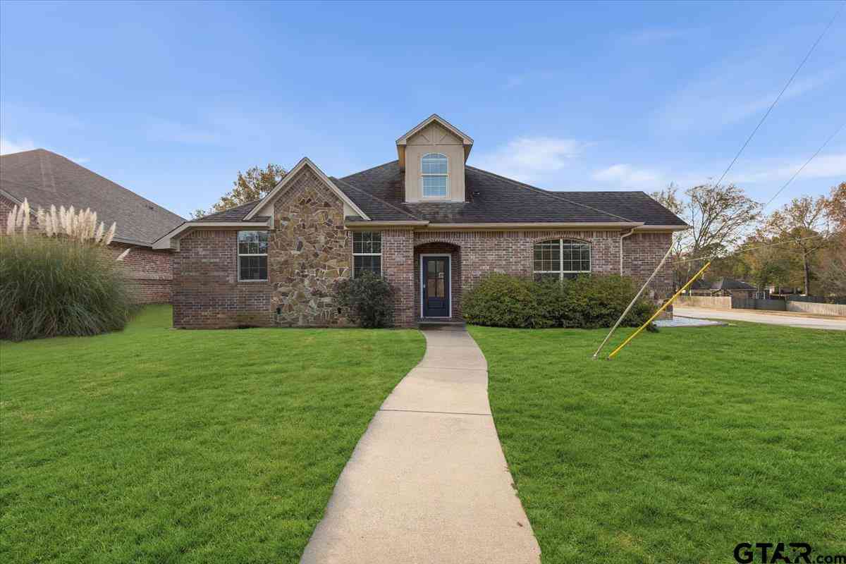 Homes For Sale - 1599 Skidmore Lane<br/> Tyler, TX 75703