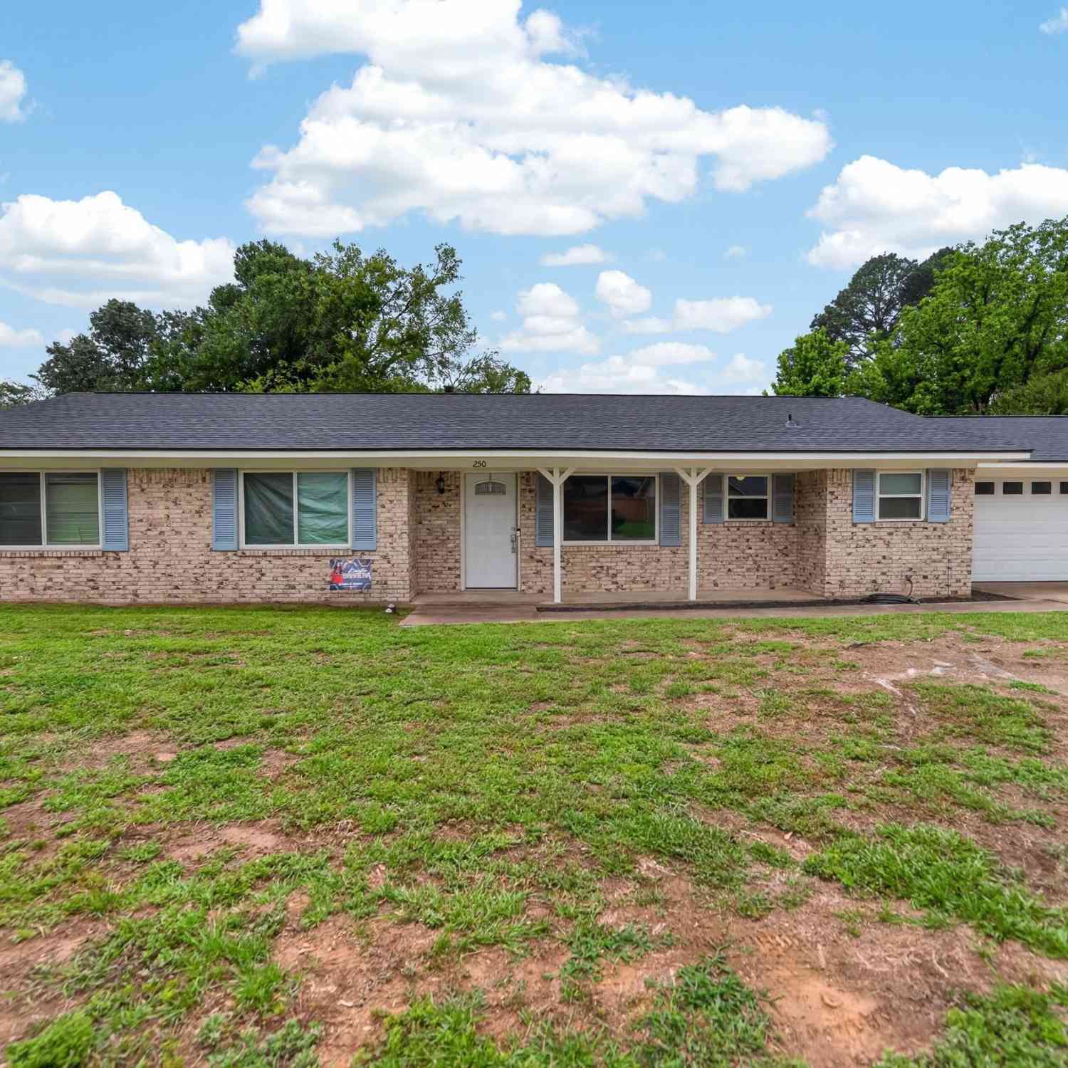 Homes For Sale - 250 Molly Ln<br/> Mineola, TX 75773