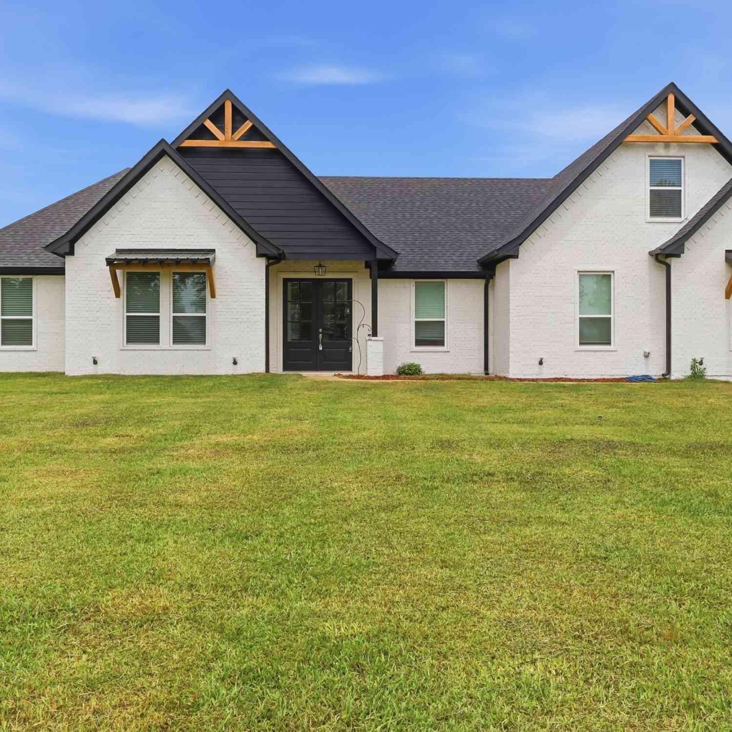 Homes For Sale - 745 County Road 3240<br/> Mount Pleasant, TX 75455