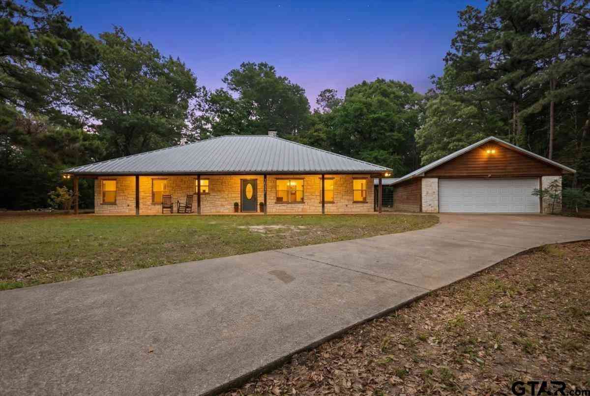 Homes For Sale - 16736 County Road 4199<br/> Lindale, TX 75771