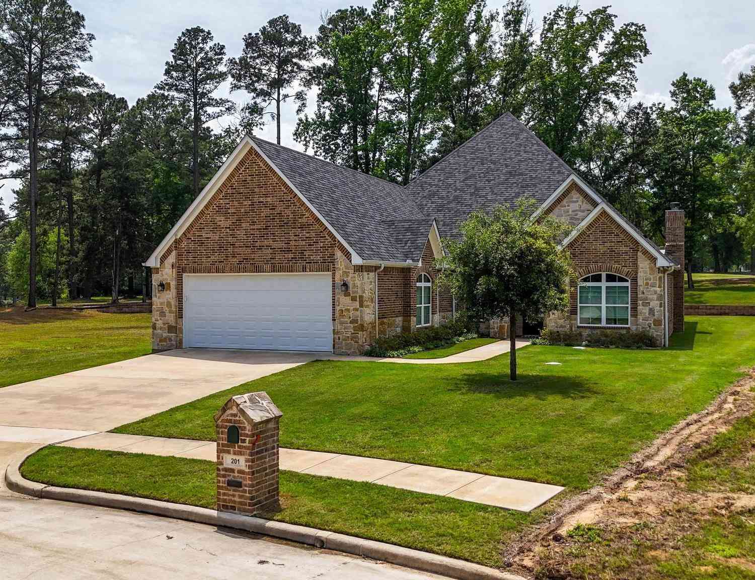 Homes For Sale - 201 Eagles Nest Trl<br/> Bullard, TX 75757