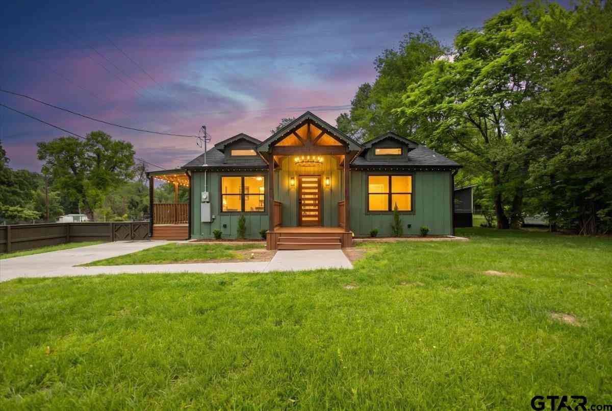 Homes For Sale - 11936 Sycamore St<br/> Tyler, TX 75704