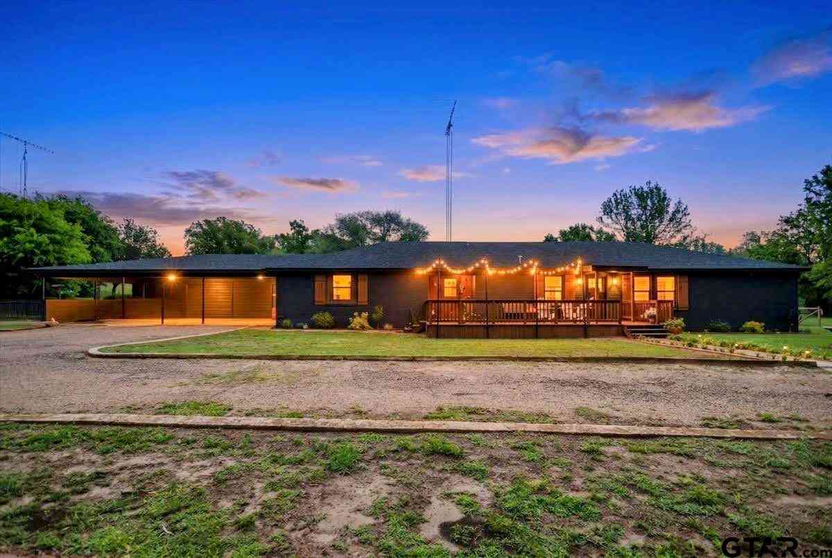 Homes For Sale - 997 Vz County Road 4810<br/> Ben Wheeler, TX 75754