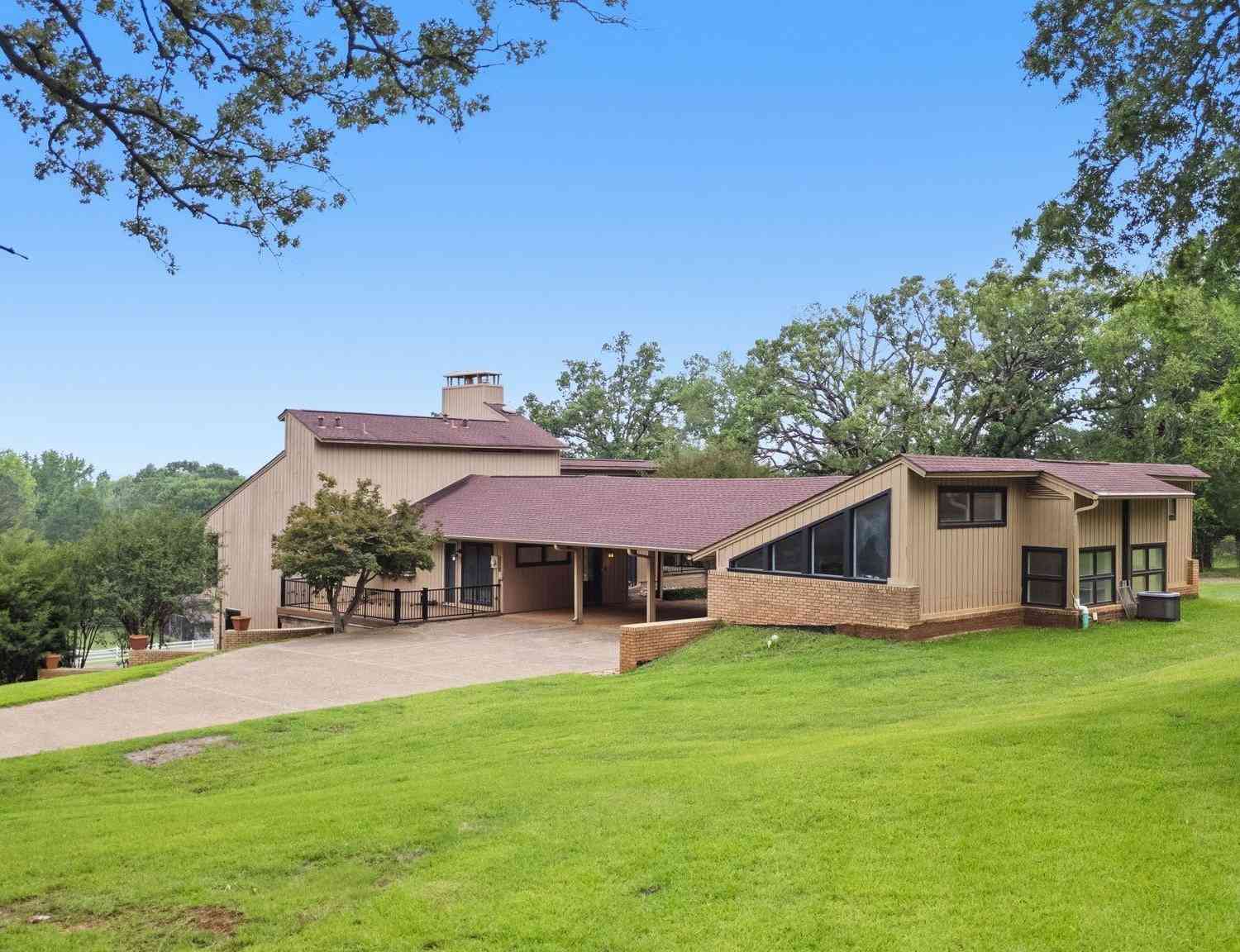 Homes For Sale - 13610 Cr 283 N.<br/> Whitehouse, TX 75791