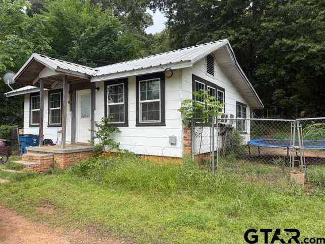 Mobile Home For Sale - 411 & 413 N Tyler<br/> Big Sandy, TX 75755
