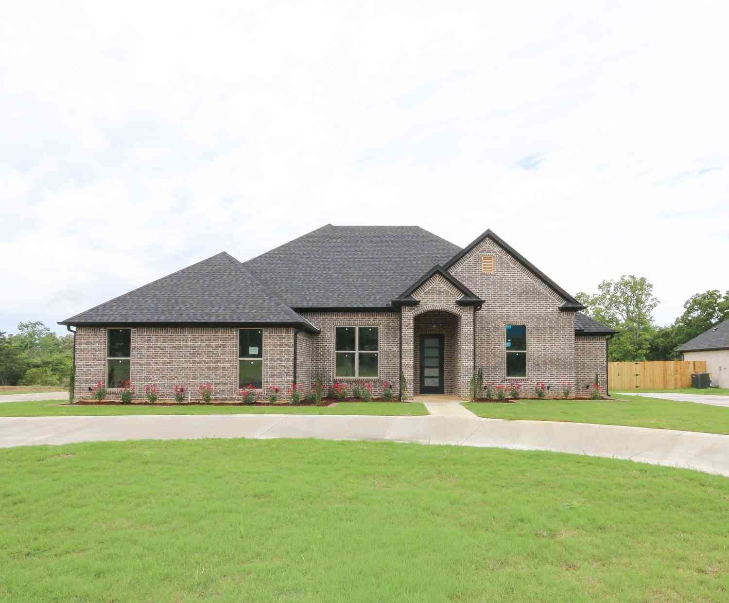 Homes For Sale - 16445 Cooper Way<br/> Tyler, TX 75703