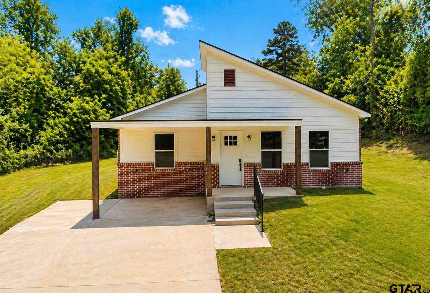 Homes For Sale - 1410 W Connally St<br/> Tyler, TX 75701
