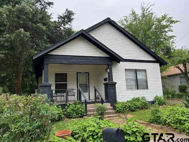 Homes For Sale - 1308 N Whitten Ave<br/> Tyler, TX 75702