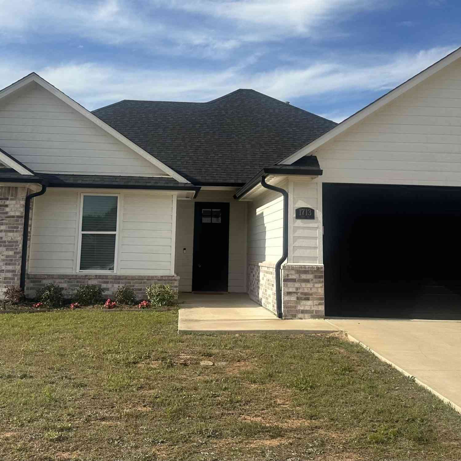 Homes For Sale - 1713 Tres Drive<br/> Whitehouse, TX 75791