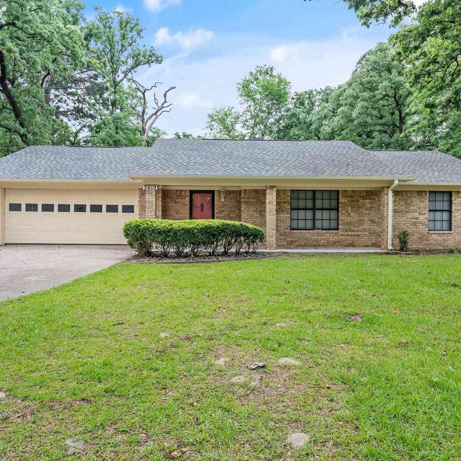 Homes For Sale - 3619 Leaning Oaks<br/> Flint, TX 75762