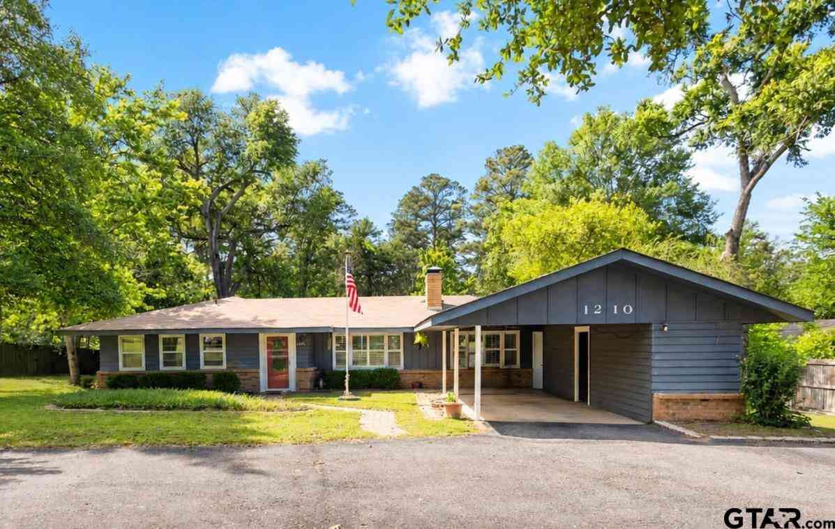 Homes For Sale - 1210 Hilltop Run<br/> Hideaway, TX 75771