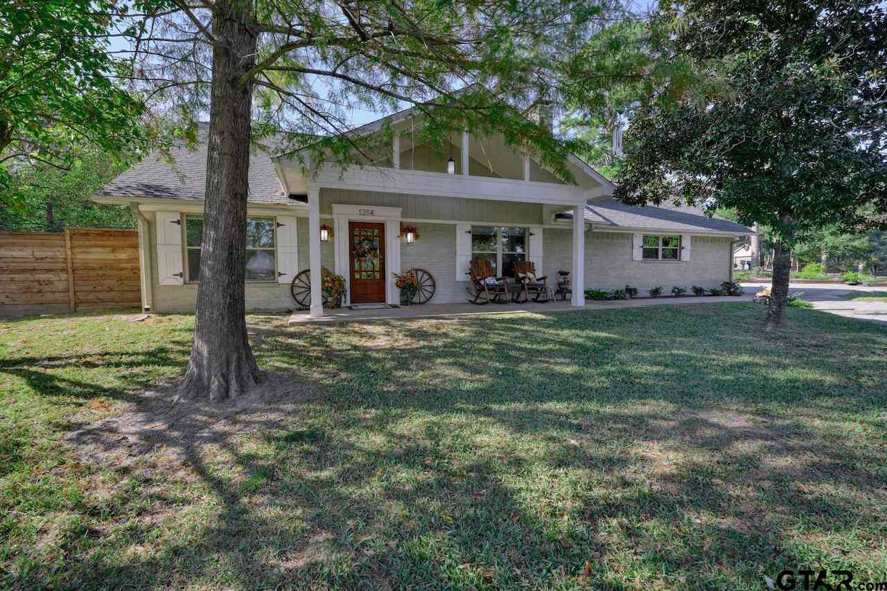Homes For Sale - 1214 Hilltop Run<br/> Hideaway, TX 75771