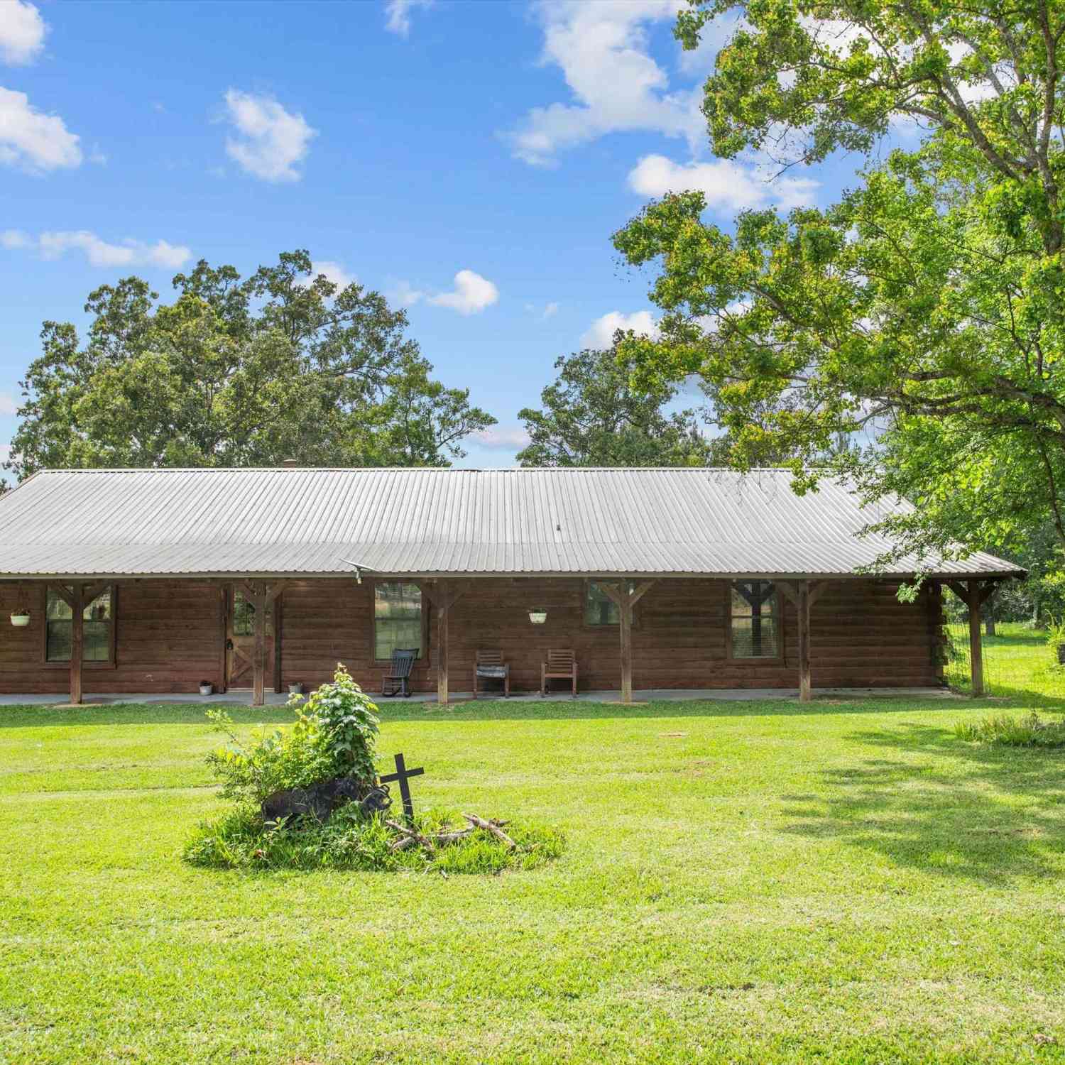 Homes For Sale - 1642 Walker Road<br/> Huntington, TX 75949