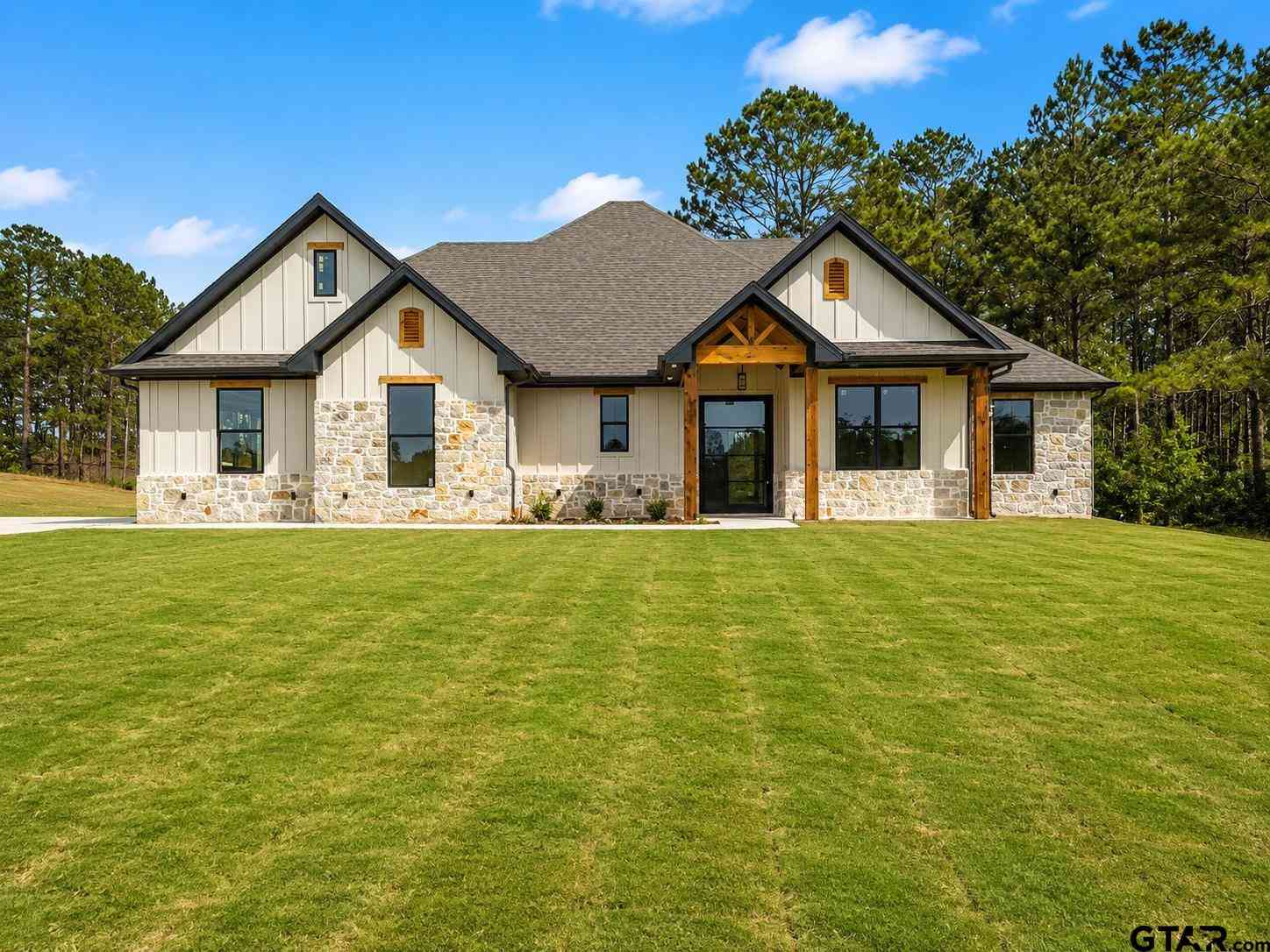 Homes For Sale - 11740 Wildwood Dr<br/> Smith County, Whitehouse, TX 75791