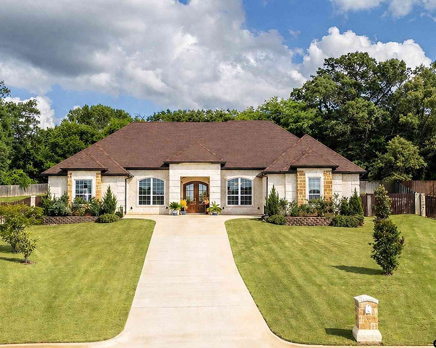 Homes For Sale - 231 Sunny's Halo<br/> Bullard, TX 75757